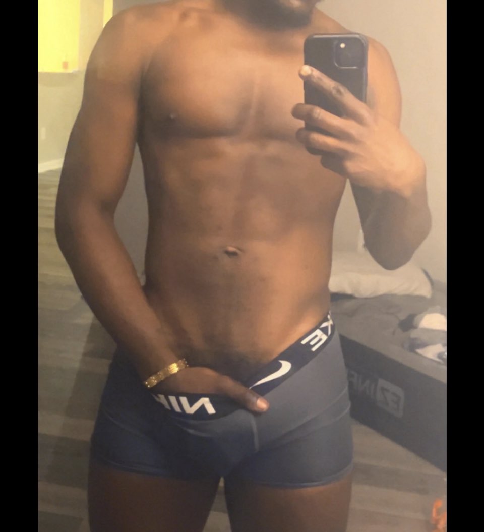 JAYA43395314's tweet photo. Dark n sexy mf https://t.co/nYaN2RLRhT