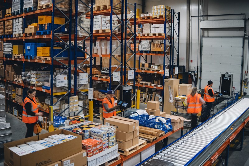 SystemOnLine_CZ's tweet photo. Jak docílit pružné a efektivní logistiky?

Jak je možné, že některé firmy doručí zboží do 24 hod., zatímco jiné nestíhají ani za 2 týdny? Nejspíš vás nijak nepřekvapí, že za vším stojí strategie firmy a její celková úroveň automatizace logistických procesů. Společnosti, které nezvládnou pružně pracovat s dodávkami, skladováním či komunikací se zákazníky, se tak mohou velmi rychle propadat za konkurenci…

Více na: https://t.co/M8DhZdDSq9