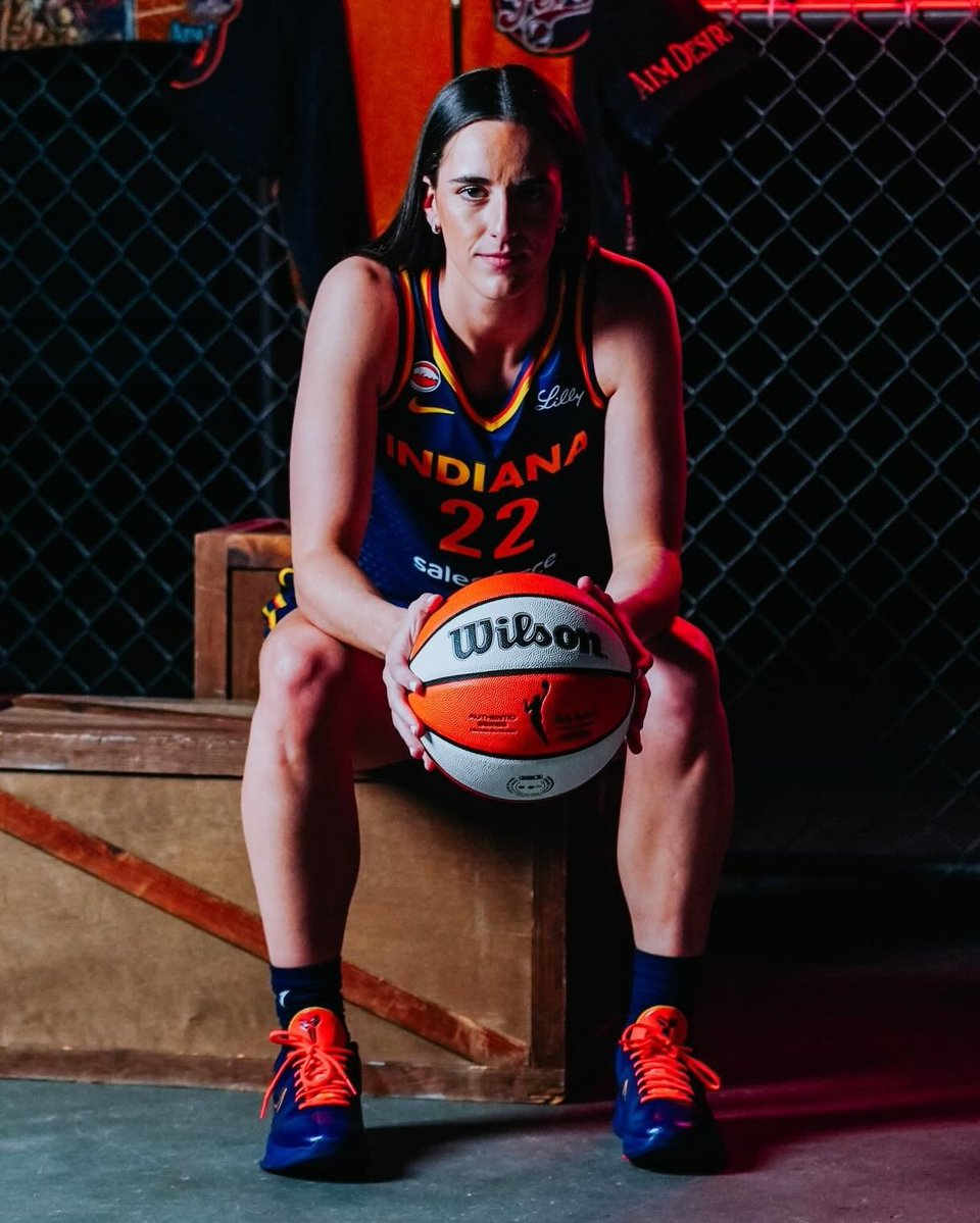 JustFreshKicks's tweet photo. Been a long time coming 🙌 @CaitlinClark22 https://t.co/dkFlNdeWLK
