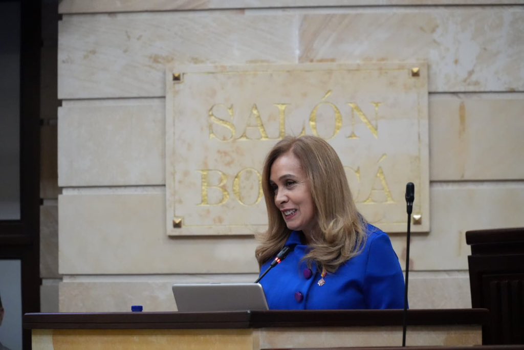 ImprentaNalCol's tweet photo. "La INC promete recuperación, promete convertirse en una de las grandes empresas del Estado". Así lo afirmó nuestra Gerente @LeonViviana https://t.co/K6i3jdG9w0