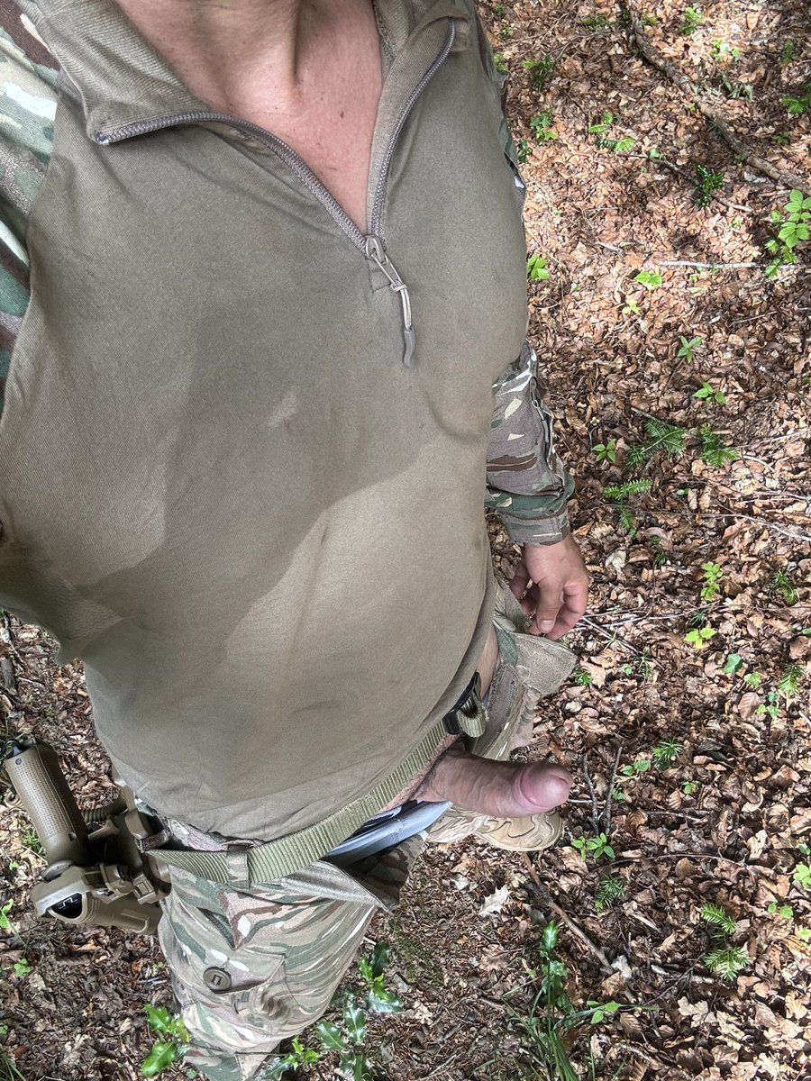 MilitaryMandrea's tweet photo. La première ejac vidéo est en cours 😈 https://t.co/7uz8dCvDJe https://t.co/6pnggXdVDI