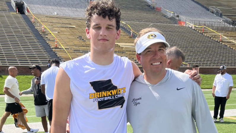 sixstarfootball's tweet photo. EVENT COVERAGE | Mizzou Prospect Camp Showcases Emerging Talent

📍 Mizzou Prospect Camp | Columbia, MO
🐯 The Mizzou Prospect Camp brought together a talented group of recruits from across the region
☆ Six Star Football takes a closer look at several prospects who helped elevate their recruiting profile 
📖 Full recap + scouting reports now live!

STORY ▶️https://t.co/jJOL2lOoqv 

@NoahBanks22  @RealJoshua2028  @CooperBeaty_9 @DexterDibble @carson_fox8240 @Martin3Landon @BlakeNesbitt32 @OdomCarson15 @Rainsbarger5 @BrodyRoher @ksbuccz @N18_Turner