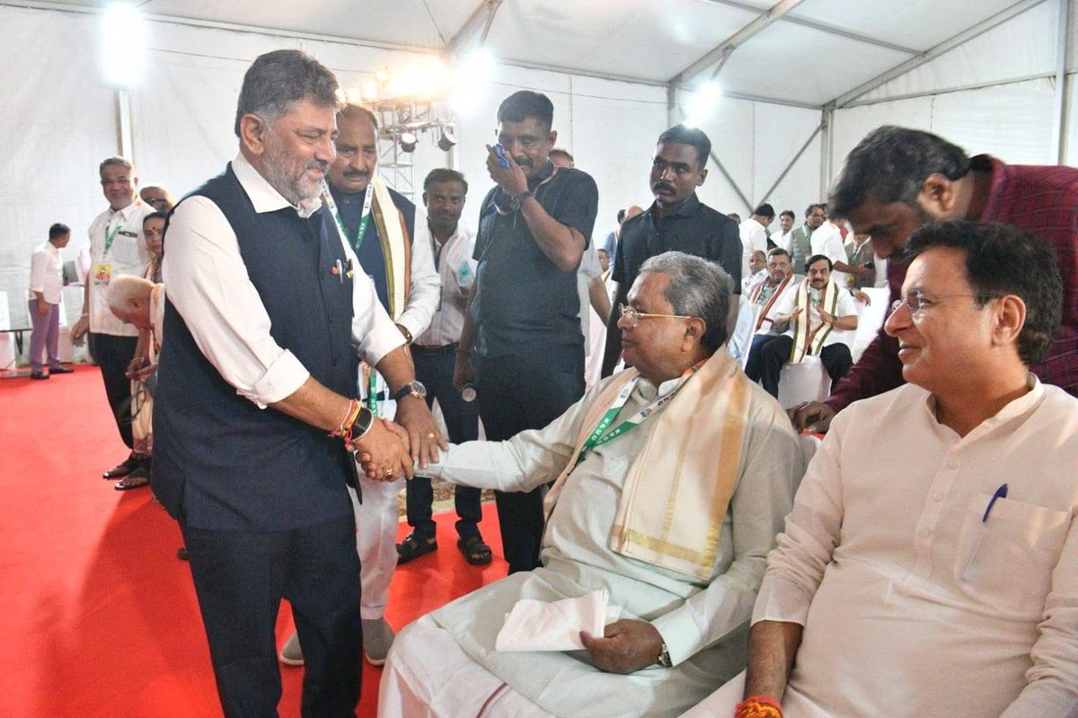 rssurjewala's tweet photo. The partnership with People continues …..

We bow before fellow Kannadigas,
We shall continue serving the People
We shall work together for Progress, Peace &amp; Prosperity ! https://t.co/6R4jXZD1lK