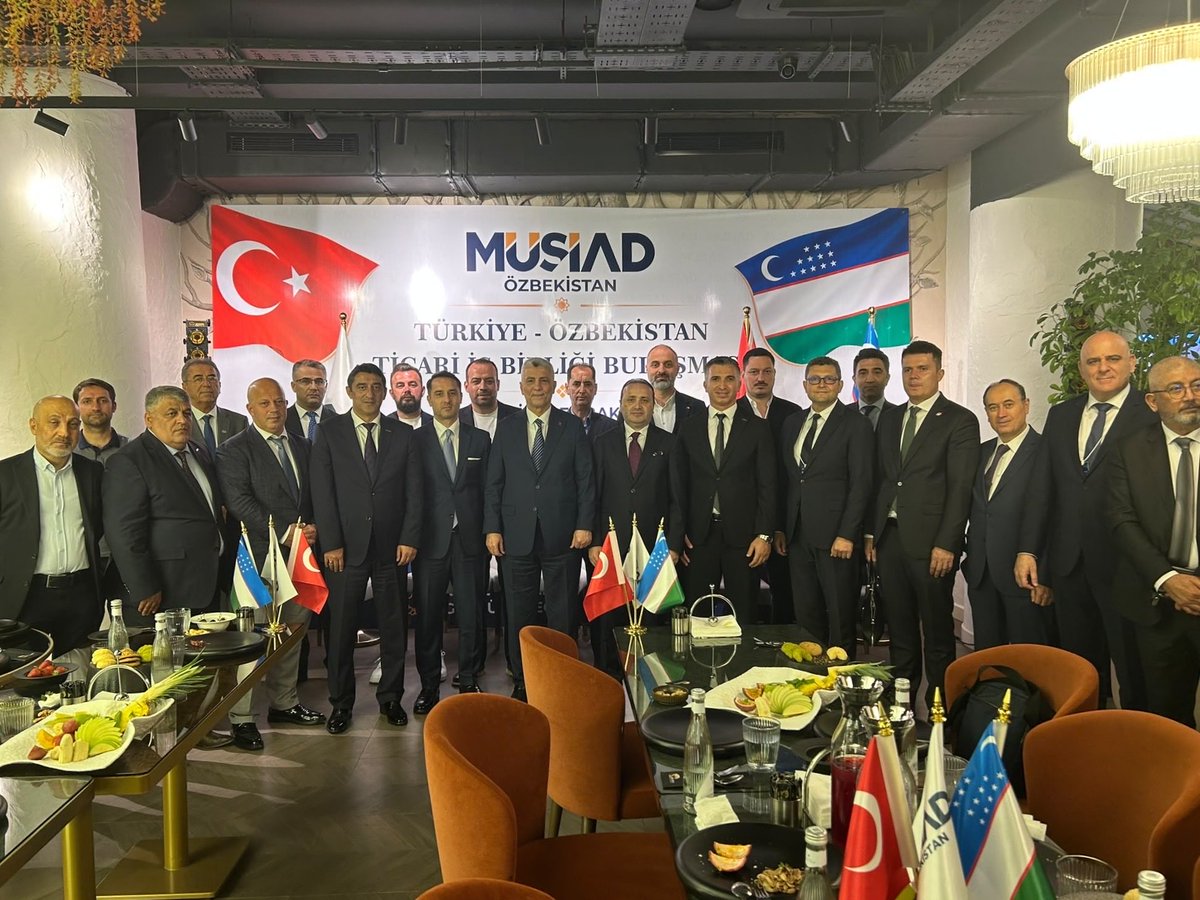 omerbolatTR's tweet photo. Taşkent ziyaretimiz çerçevesinde MÜSİAD Taşkent şubesinde Taşkent MÜSİAD Başkanı Sayın Serdar Kelebek ve yönetim kurulu üyeleri ile birlikte bir toplantı gerçekleştirerek Özbekistan’da yerleşik iş insanlarımızın yanı sıra DEİK İş Konseyi, Türkiye-Özbekistan İş İnsanları Derneği ve ASKON Özbekistan temsilcileri ile biraraya gelme fırsatı bulduk.

Özbekistan’da adından gururla söz ettiren Türk yatırımcılarımızın Özbek iş insanları ile beraber kurdukları ortaklıklar ile beraber ülkenin kalkınmasına ve büyümesine verdikleri desteğin önemini istişare ederek iş insanlarımızın görüş ve önerilerini dinledik.

Özbekistan’a kısa vadeli kazanç perspektifiyle değil, ortak kalkınma anlayışıyla yaklaşan iş insanlarımızın yatırımlarını artırmaları için ihtiyaçları olan destekler konusunda mutabık kaldık.