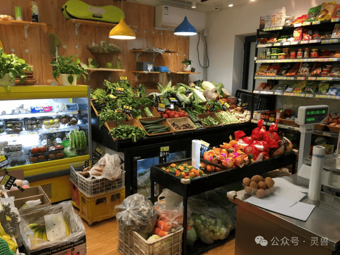 MihectareaNews's tweet photo. Fresh local veggies u0026 organic eggs restocked at our neighborhood grocery! Grab yours before they’re gone—perfect for tonight’s home-cooked meal. https://t.co/DP75Sj52lx