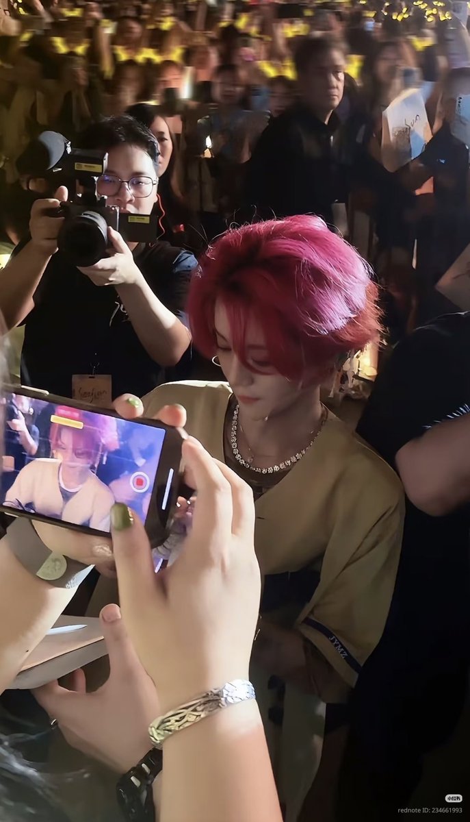 xiaollu777's tweet photo. luhan’s beauty from this angle is stunning >>> https://t.co/p2XYGOGOQ4