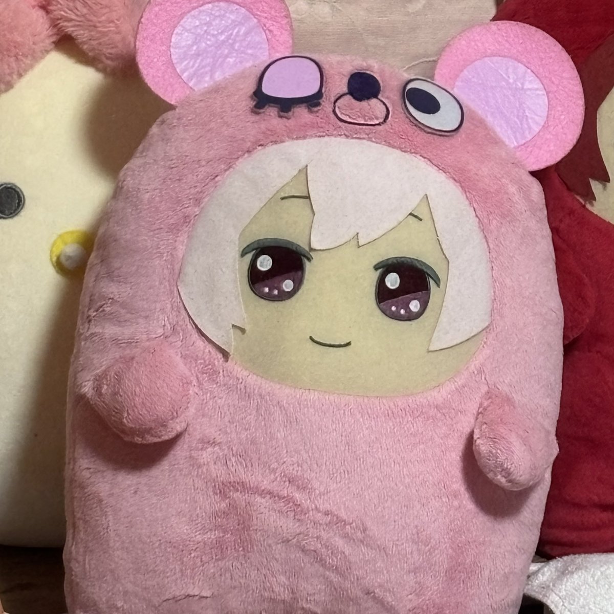 RuNe__i7's tweet photo. 이아이 인형이아닌거같습니다
너무 빤히쳐다보는거 느껴져서 흠칫함 https://t.co/h2sgOC7qNM