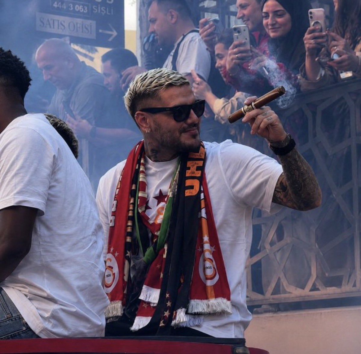 samiyengundem's tweet photo. 🚨 Mauro Icardi'nin temsilcisi, oyuncu için yıllık 7 milyon Euro maaş ve belirli bir maçta oynama garantisi içeren 2+1 yıllık yeni bir sözleşme talep ediyor. (TRT Spor) https://t.co/Oa9ov54ZkQ