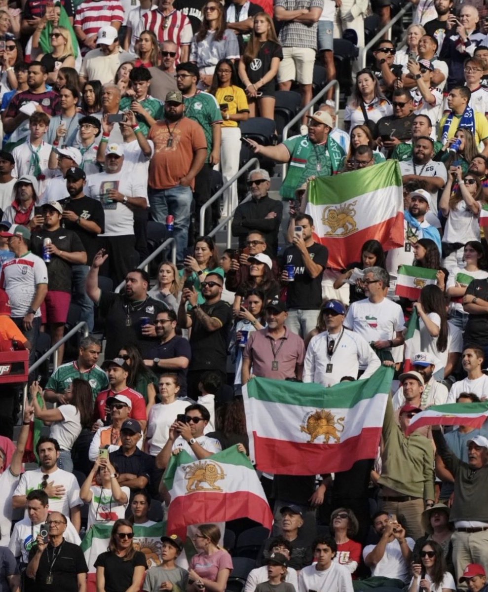 10oraman's tweet photo. Just wanna Congrats FIFA on trying to ban the real Iranian Flags from the World Cup games. That was sooo Impressing! You idiots 😂
#Iran #Worldcup2026 #Fifa https://t.co/tTtdnueOYC