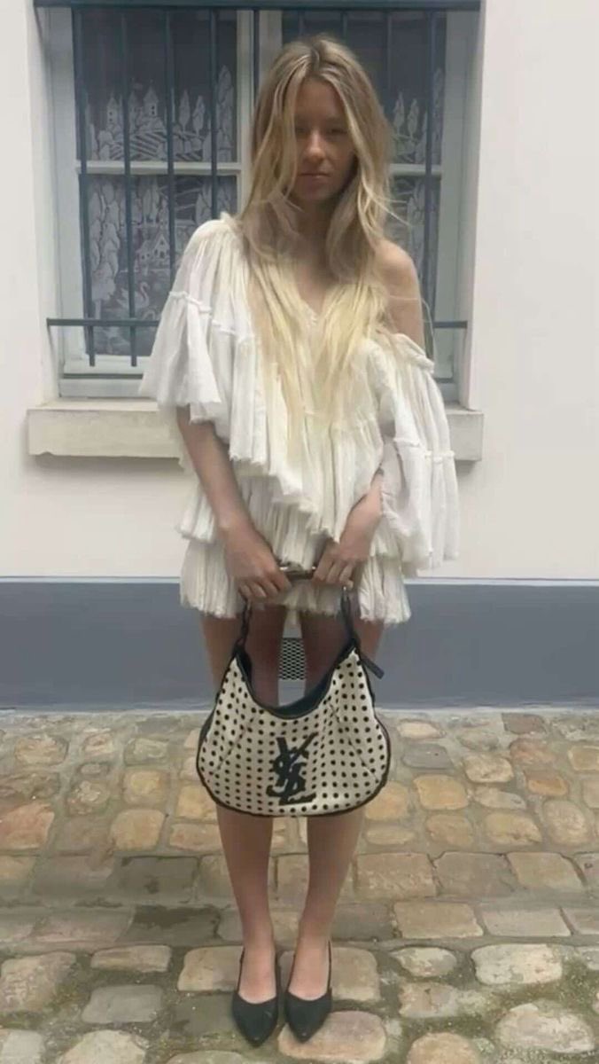 pinkglitterie's tweet photo. Types of dresses I’ll be wearing this summer https://t.co/JH3iX9u1KE