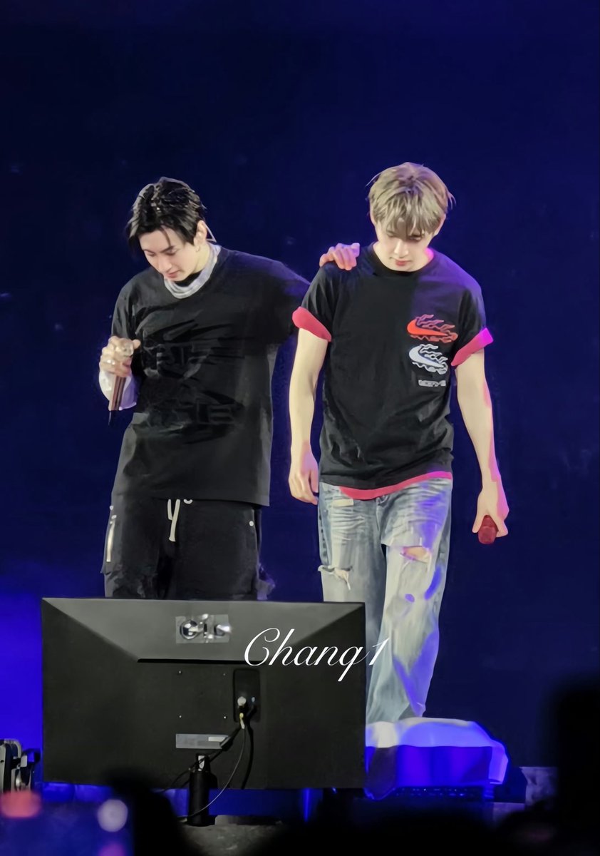 kthjjg's tweet photo. this moment during “come over” 🖤 https://t.co/bMZccckZnX