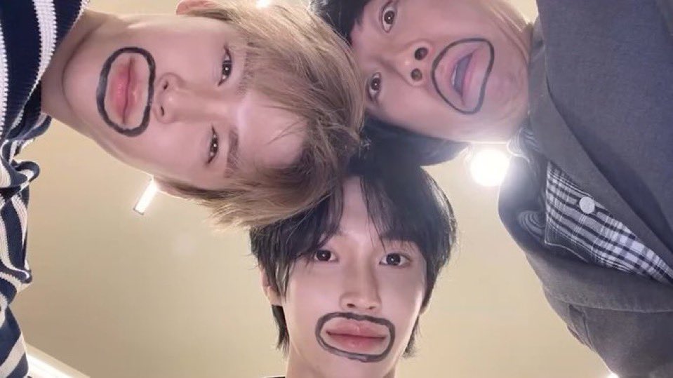 bbinateoatmeal's tweet photo. 화학 ㅁㅊㄴ 🫪🔫 https://t.co/J6Ak4zmBZj