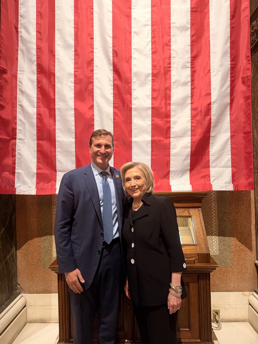 danielsgoldman's tweet photo. Always great to connect with @HillaryClinton, a long-time inspiration to me who I am lucky to call a friend. 

Let’s not forget how prescient so many of her 2016 campaign predictions for Donald Trump turned out to be. 

Her commitment to upholding our democracy is a powerful reminder for us all.