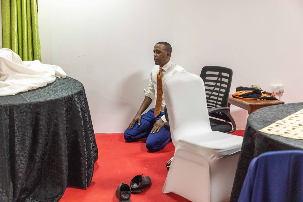 Kibet_bull's tweet photo. Hussein Mohamed of ChatGPT. 

This is how he got his job https://t.co/f6O629FWZD