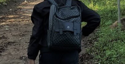 iamdaveserrano's tweet photo. I gave you that bag for our monthsary. Pero you posted that on IG at hindi rin ako aware kung saang lupalop yan. Again hindi mo naman sinabi sa akin yang lakad na yan. When I confronted you, aba reverse card activated, galit-galitan, ayaw pag-usapan. Ahahhah https://t.co/BrhefiYROz