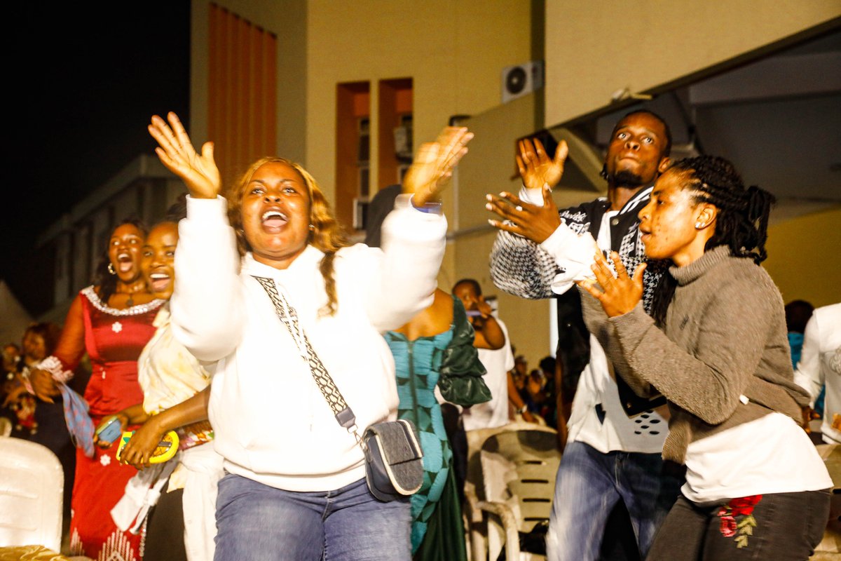 extrapraise's tweet photo. The last time at Extravagant Praise, the atmosphere was filled with grace and hearts were truly moved by the Spirit ✨🙌

This year, Expect massive praise from amazing Artistes and Ministers 🔥🎶You don’t want to miss this!

Stay tuned for more details 👀
#ExtravagantPraise https://t.co/RlTIWSUW1B