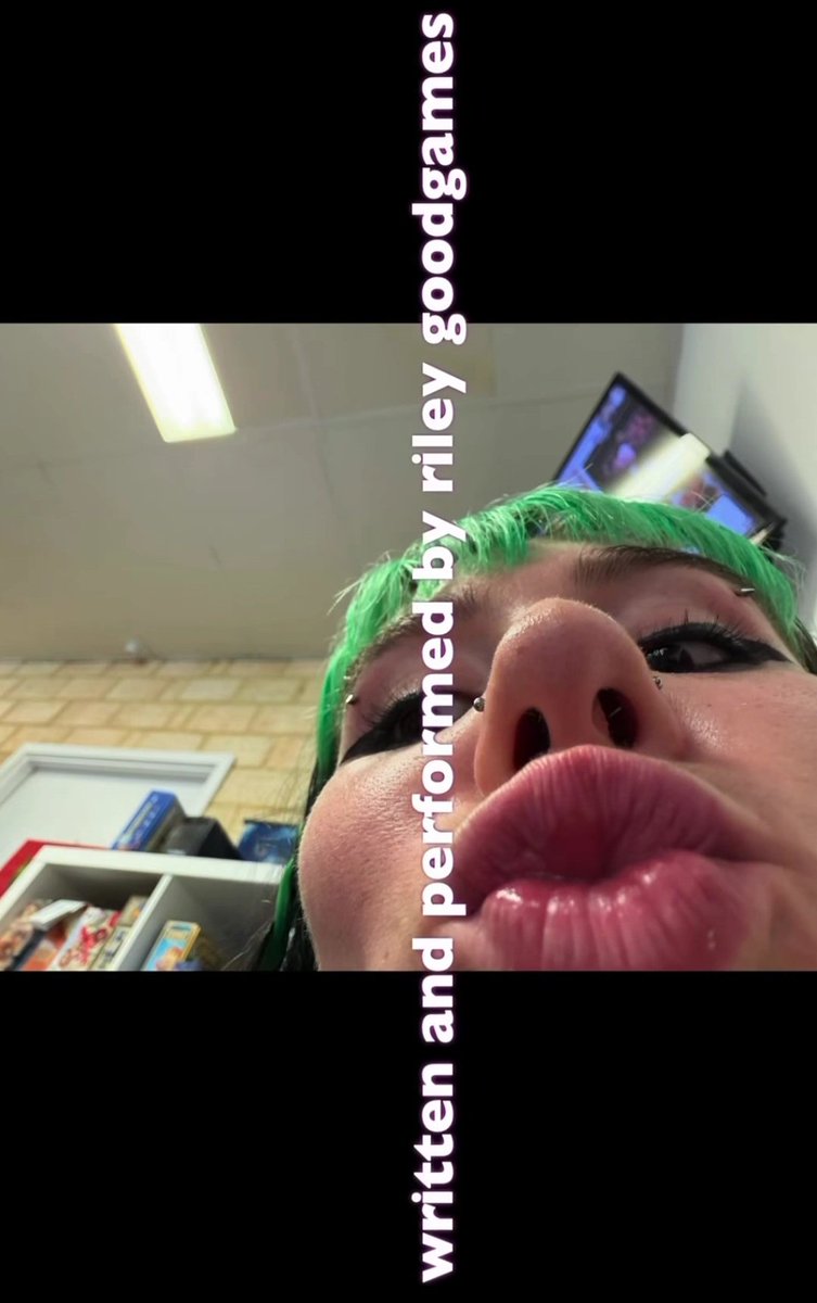 CynEmojibitch's tweet photo. //There was a post on here about Riley from Good Games Morley that I've been trying to find forever now.  It's been driving me fucking crazy that I can't ,, if anyone finds any posts about her PLEASE send them my way,,,, https://t.co/bMOztL36FN