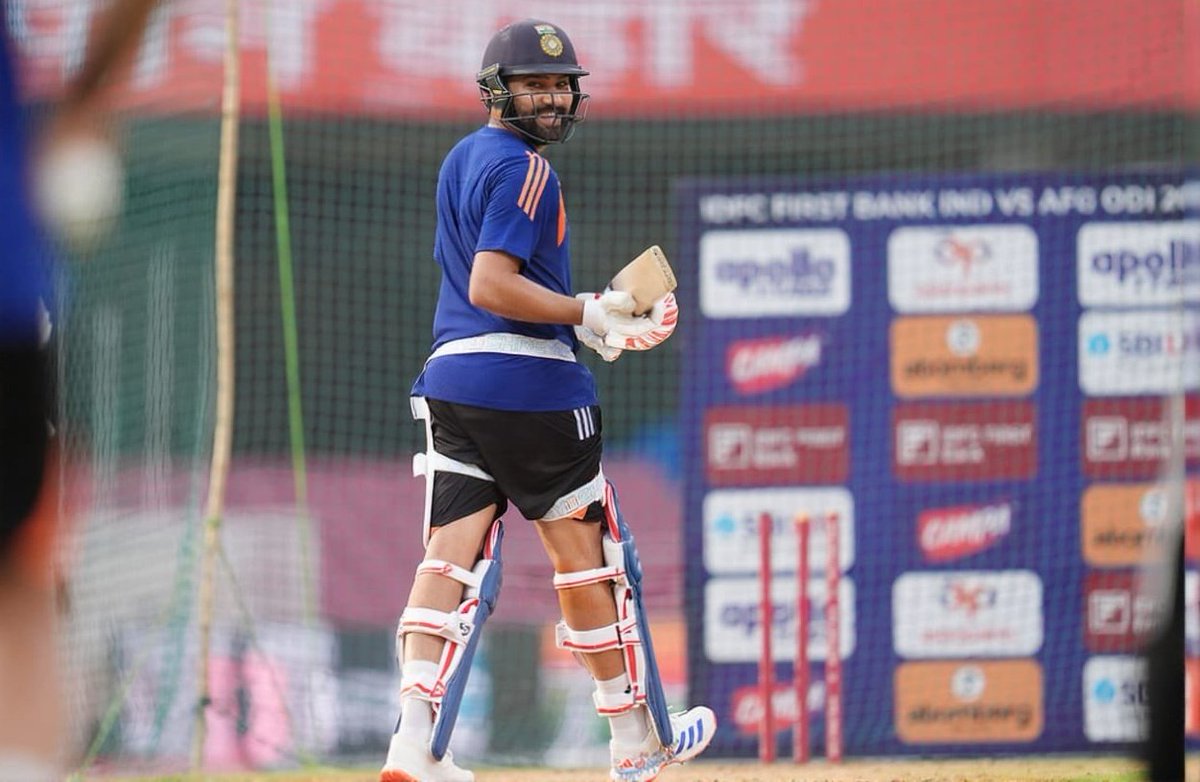 ParvenNaz's tweet photo. @mufaddal_vohra ROHIT SHARMA IN THE PRACTICE SESSION AT EKANA TODAY. 🔥🌟 https://t.co/513FfbQ9Du
