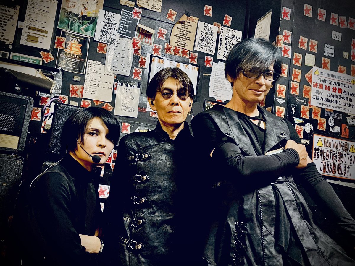dewey_lumb_fop's tweet photo. dewey delta ライブ

6/26金曜　東高円寺　二万電圧
dfer vol.97「あの娘のPARADE(永遠)」

7月はdewey delta ライブはないので、こちらに来て頂くととても吉でしょう！

チケットはこちらでご予約できます。

https://t.co/WboJpNxl7H https://t.co/UZGmFFHQ2d