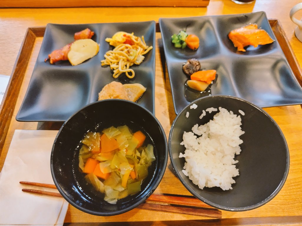 Mchan0717's tweet photo. 大切な用事があったついでに購買部行ってきた〜
いろいろ可愛かった♪靴下とハンカチ買ってきました https://t.co/x1EprcxoQm