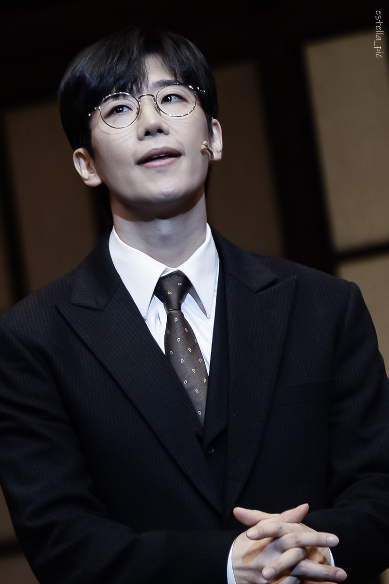 estella_pic's tweet photo. 260606 뮤지컬 팬레터 밤공 커튼콜

김해진 #김경수 https://t.co/nKII3FPFv1