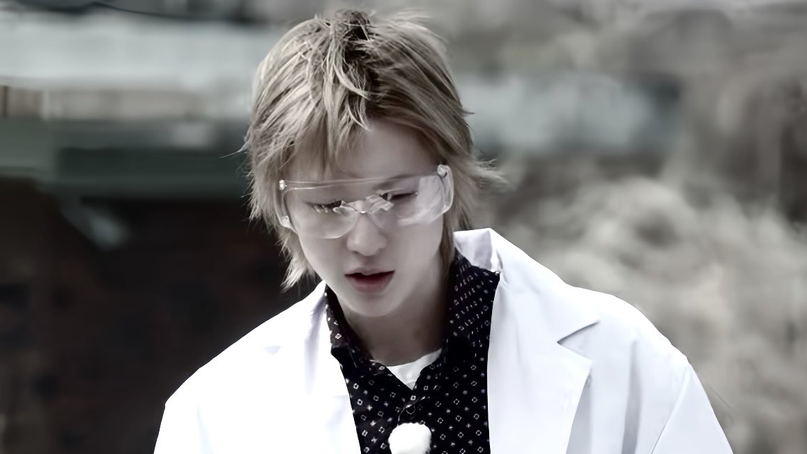 swagkercii's tweet photo. #MARTIN #마틴 ⭑ POP OUT LAB (🥼) https://t.co/T37tikQzJ3