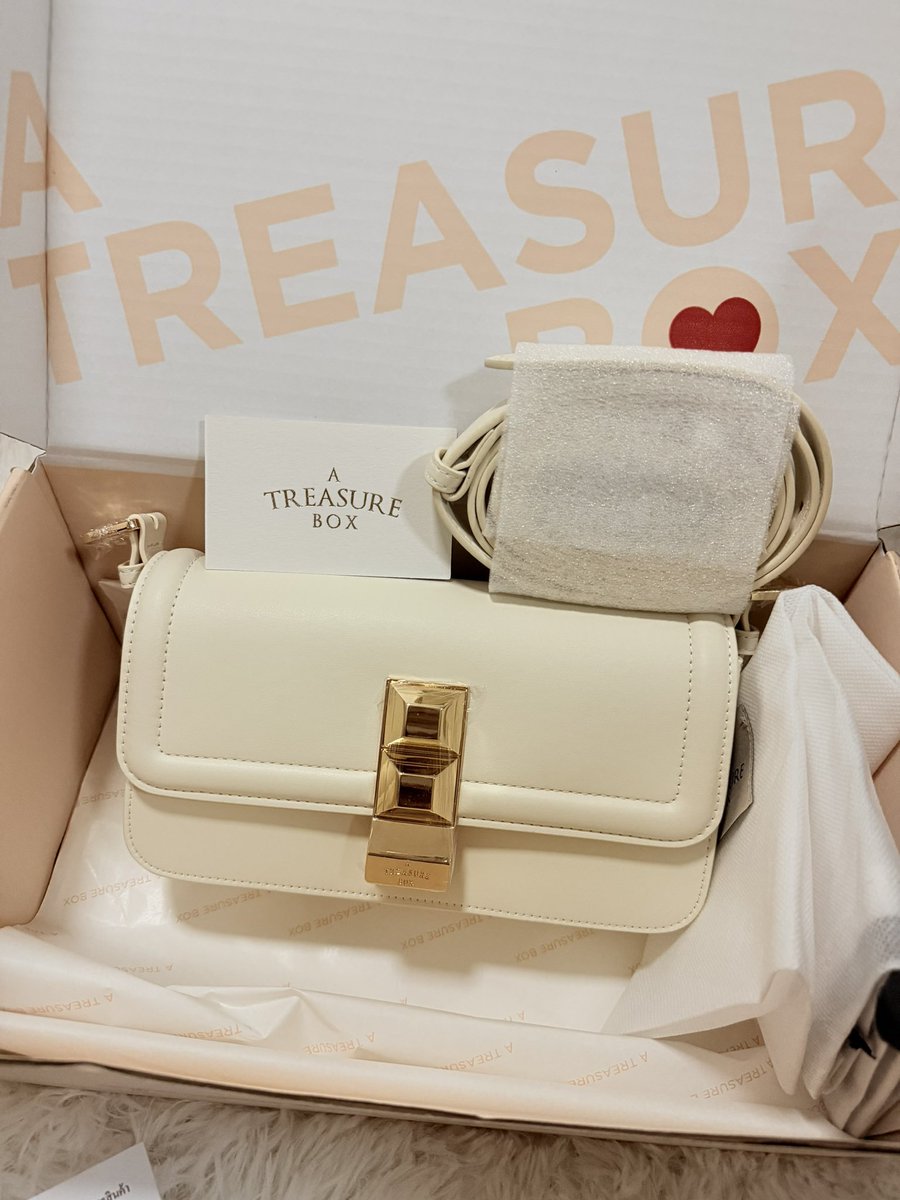 25mesa46's tweet photo. ส่งต่อกระเป๋า atreasurebox 
🐚 emily M seashells 

price : 2000 free shipping  

อุปกรณ์ครบกล่อง ซ้อนกล่องให้ *
มือ 1 แกะเช็คไม่เคยใช้คั้บ 💌 

#ส่งต่อatreasurebox #atreasureboxส่งต่อ 
#atreasurebox #ส่งต่อกระเป๋ามือสอง  #ส่งต่อกระเป๋า https://t.co/fj5FF6P2uN