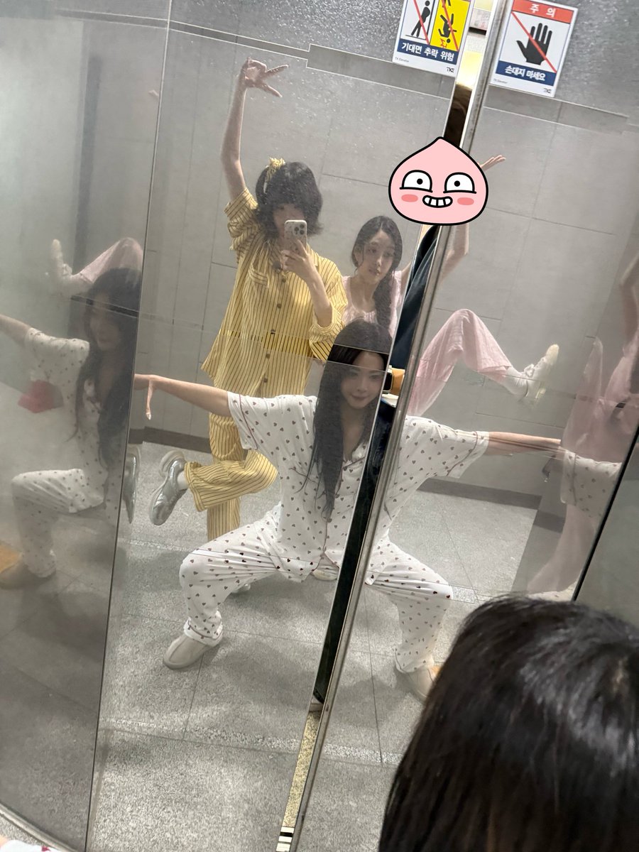 ayjkcwy's tweet photo. LMFAO WE FINALLY GOT THE PIC 😭 https://t.co/Bt8jumfcpg