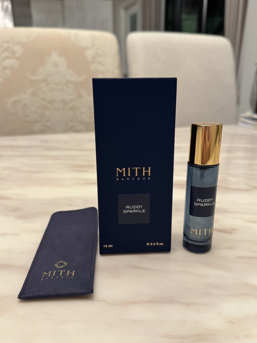 Prumpream_'s tweet photo. ส่งต่อน้ำหอม mith กลิ่น ruddy sparkle 15 ml ค่า น้องหอมมาก พึ่งได้มาเลยค่ะลองฉีดไปครั้งเดียวกล่องทุกอย่างอยู่ครบ สต ยังไม่ชอบเท่าไหร่ ส่งต่อ 280฿ ส่งฟรี 🍇🍇🍇 #น้ำหอมแบรนด์ไทย #ส่งต่อน้ำหอม #รีวิวน้ำหอม #mith #ส่งต่อคสอ #ส่งต่อเครื่องสำอาง https://t.co/MO3mNYxdmd