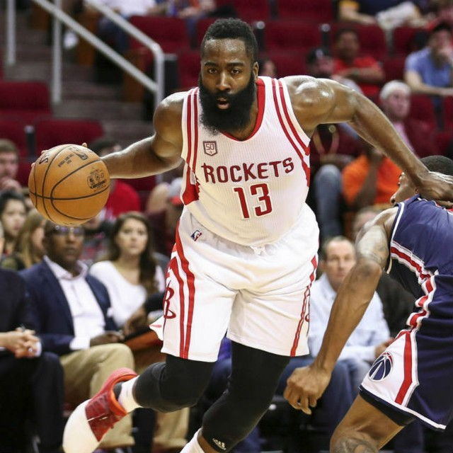 livedoornews's tweet photo. 【NBA】ジェームズ・ハーデンが武器不法所持で逮捕、保釈済みで審問へ
https://t.co/P5kVGa27fD

ハーデンは警察から車の停車を求められた際、ホルスターに収納されていない状態で座席上に拳銃が置かれていたとピープルは報じている。すでに保釈されており22日に審問が予定されている。 https://t.co/PitfbZKLqi