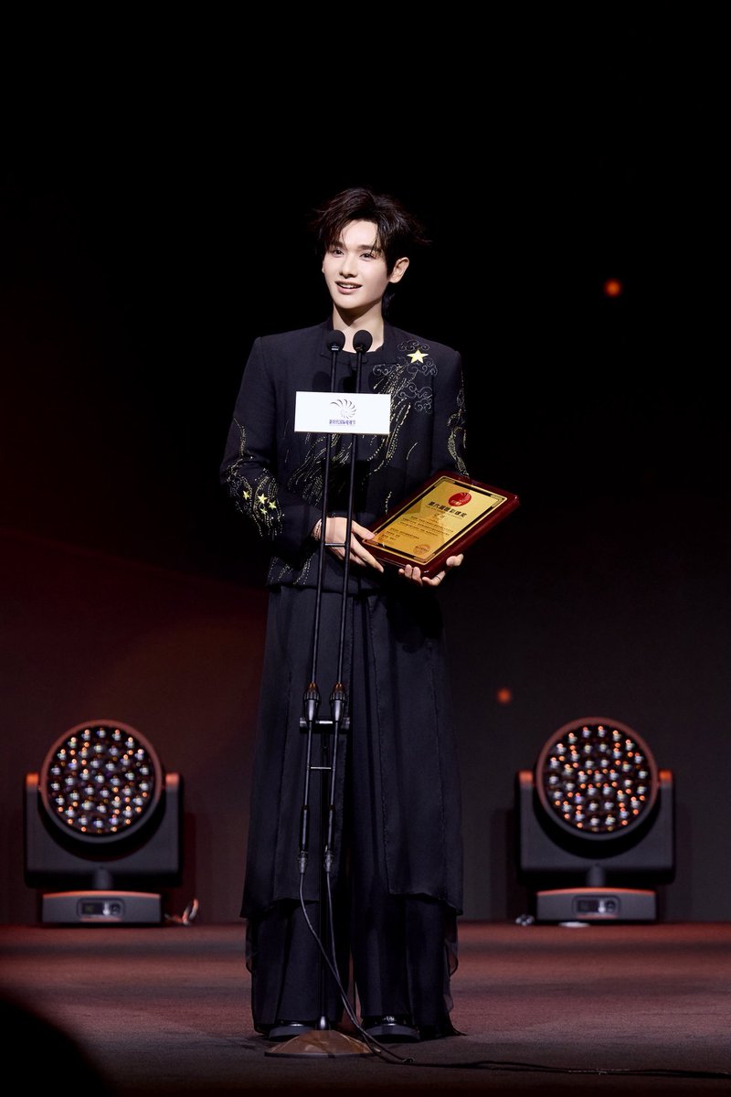 may_4o4's tweet photo. วันนี้คูมนักแสดงตัวน้อยของแยมแยมมีใบเซอร์ดาวรุ่งแล้ว เก่งมาก ๆ เลยเจ้าก้อน🫶✨

NNINE NEW ERA AWARDS 
#นายท่านกรชิต https://t.co/D1vV5YH0D2