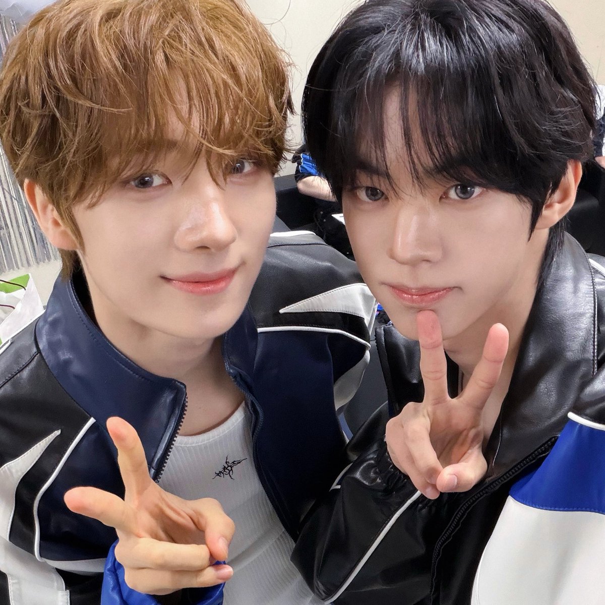 bbangj0j's tweet photo. 빵또 퍼스널 컬러 같은거 진짜 개충격…
너네 쿨뷰티 흑발남주와 온화 갈발 섭남이엇잔아… 나 지금 배신감 개쩔음. https://t.co/4f6zxmIqM2