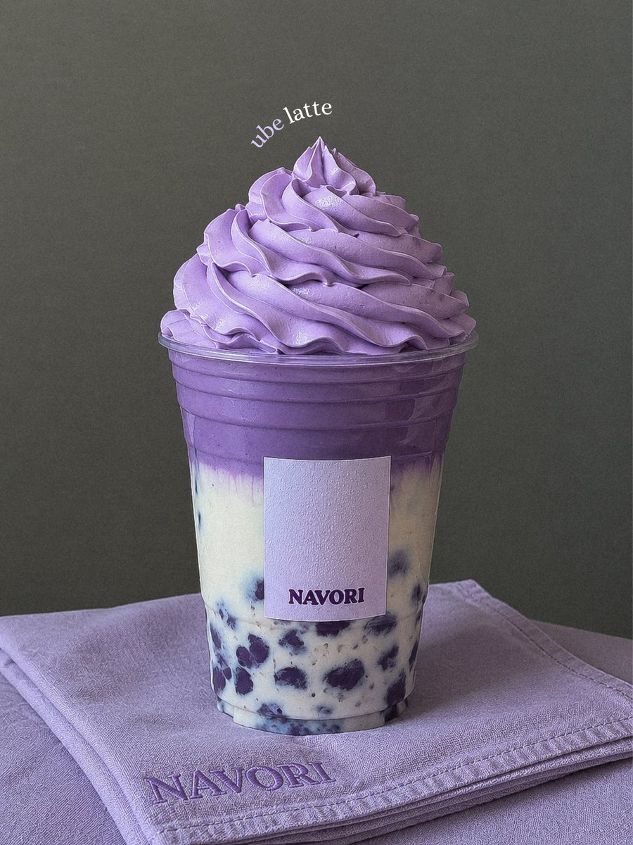 navoribkk's tweet photo. Meet our first UBE DRINK COLLECTION 💜👀

🍠🥛 UBE LATTE
 นมสดสูตรพิเศษของ Navori หอม มัน ละมุน ท็อปด้วย UBE Foam ที่ได้ความหวานเบาๆจาก UBE 🙈 

และปิดท้ายด้วย UBE Bubble สูตรโฮมเมดเหนียวนุ่ม ☁️

🏡 มารับน้องกลับบ้านได้ที่
📍Central Chidlom, 2nd floor (Public market)
🗓️ 17 June - 16 July

🛵 สั่งออนไลน์ ส่งตรงถึงบ้าน
📍 GRAB, Line Shopping

#NAVORI #NAVORIBKK