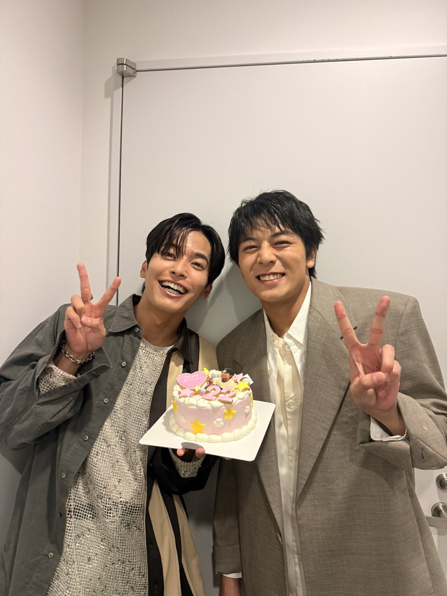 satoru_s1023's tweet photo. 齋藤さん、改めて誕生日おめでとうございます！！！
#威厳Pは0になりました https://t.co/j2WAdxmEEz