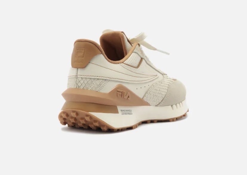 AlvesAlvesolive's tweet photo. A collab Arezzo x Fila uniu o melhor do estilo fashion com o esporte! 👟✨ Garanta o seu modelo favorito no site https://t.co/jHriKpanxU usando o cupom JUNTOS2951 e aproveite os benefícios:
🔥 Até 50% OFF
🚚 Frete Grátis
💰 Cashback
Corre antes que acabe! #ArezzoXFila #CupomArezz https://t.co/F8vHJJEqW8