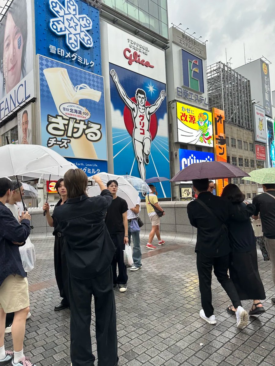Meowmiuya's tweet photo. OP Spotted NEXZ at Shinsaibashi yesterday

🔗https://t.co/LuMyUjIEnG https://t.co/YeghkdBZ0Y