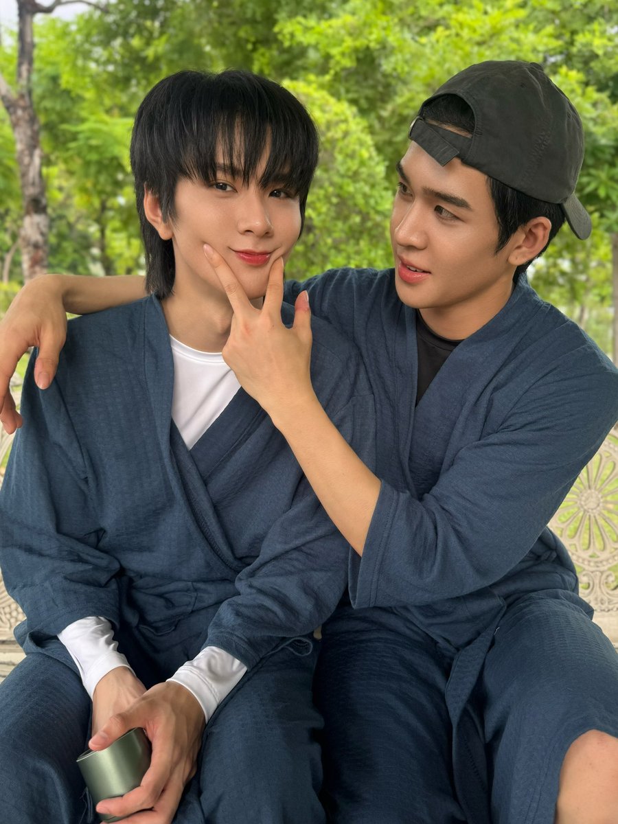 wabi_noni16's tweet photo. นี่ไม่รู้ นี่ไม่ชี้ ท่านี้คนพี่เค้ารีเควสเองง เค้าบอกไม่ได้บีบแก้มนานแล้ว ขอหน่อย คนน้องนั่งนิ่ง ไม่หือไม่อือ :) เลิกกองแล้วงับ พาอ้วมกะจิ๋วมาส่งเข้านอน หาวววว ง่วงงง บัยยยย ~🥰😁🤘🏻

MR FANBOY Q17
#รักสุดใจนายแฟนบอยQ17 https://t.co/DcJiqqJgFv