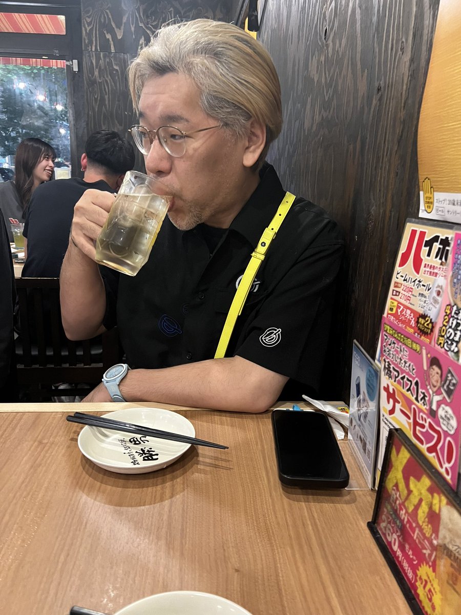 ysl_off's tweet photo. 何も見えないこの夜に
懐かしい風 そっと抱いた
想い出と呼べるほど綺麗じゃなくて
断ち切れず汚れてく時へと oblivion https://t.co/XPIjwSC5JV