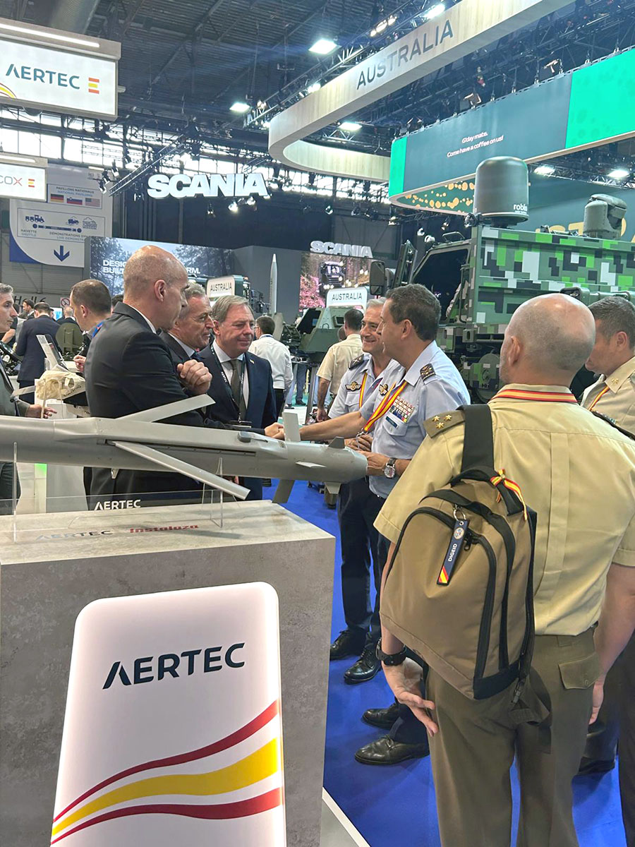 AERTECsol_es's tweet photo. We continue at #Eurosatory2026.
These days, we are sharing AERTEC’s technological capabilities in defence and had the honour of welcoming the delegations from DIGEID and the Defence Committee of the Spanish Congress of Deputies.
📍 Hall 6, Spanish Pavilion, Stand H236
#AERTEC https://t.co/O8uWPHLkOX