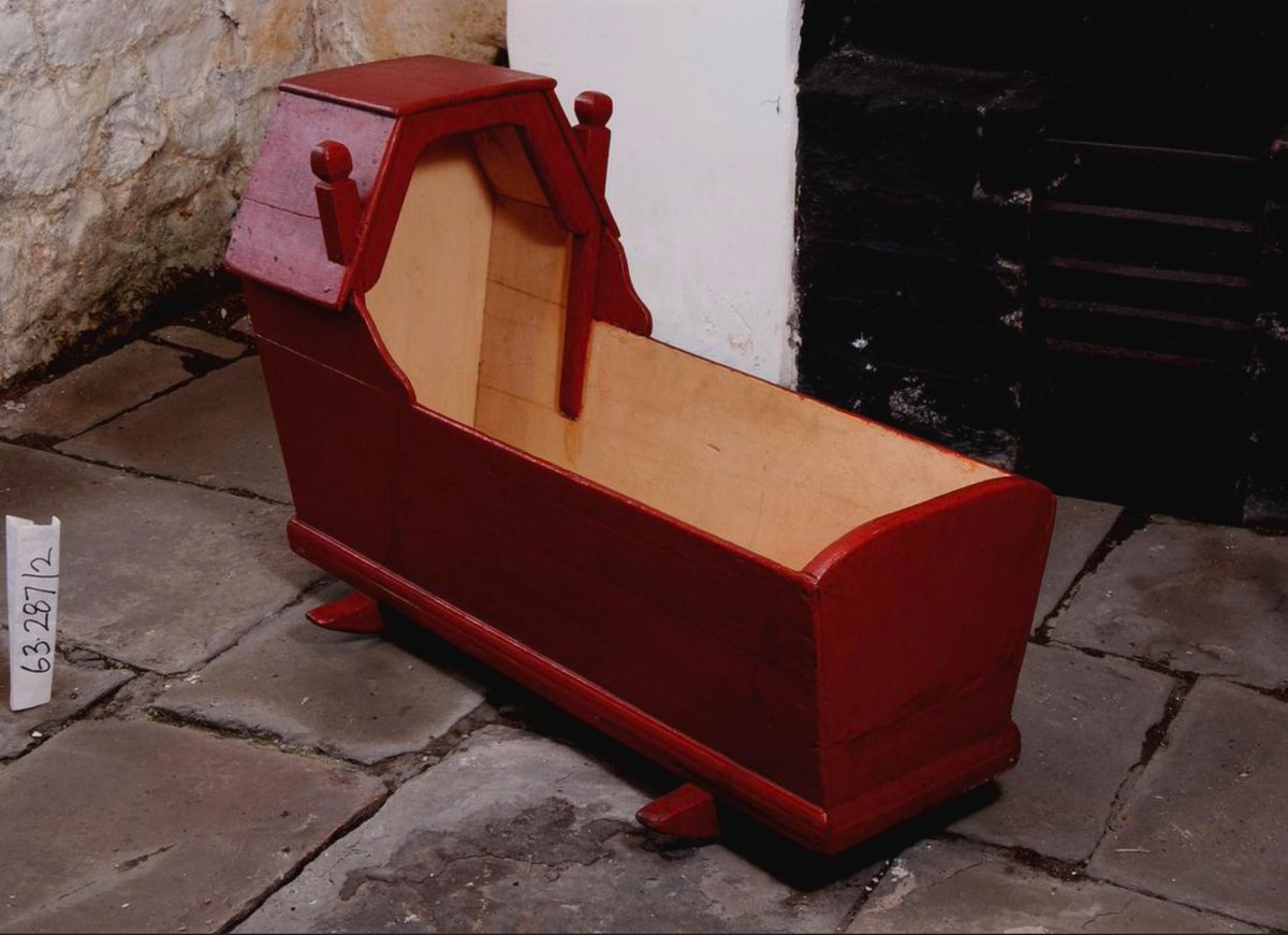 DrThomasWaters's tweet photo. Colour magic, for baby protection.

Red cradle. Made in 1853 by a shoemaker on the Welsh island of Anglesey.

Red was reputedly lucky, protective &amp; healing. Red cloth especially, but also other red things (including cars, 1960s folklorists recorded).

Image credit: Museum Wales https://t.co/Hiwqe0sE9s