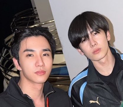 venaliza__'s tweet photo. มีใครชมสิ่งนี้รึยัง ท่านผมคาดแว่นอวดหน้าหล่อๆอีกแล้ว แต่คนข้างๆท่านน่าจะขี้หึงน่าดู https://t.co/CzHBEKFYhi
