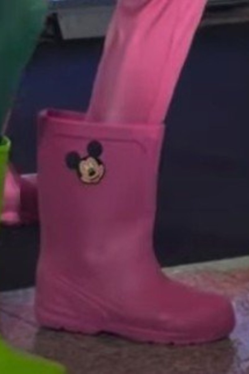 geminiscity's tweet photo. Fourth with Mickey Mouse boot and Gemini with Mickey Mouse headband?

GEMINIFOURTH OUTING 2026 
#GMMTVOuting2026
#GeminiFourth #เจมีไนน์โฟร์ท https://t.co/5enu7w2WSa