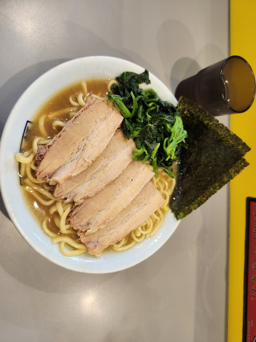 TED25162061's tweet photo. 備忘録として

広豚麺　溝の口
大盛　チャーシュー　レンソウ
久々だけど旨い！次は角煮トッピングいこう https://t.co/XYmBn5mxdA