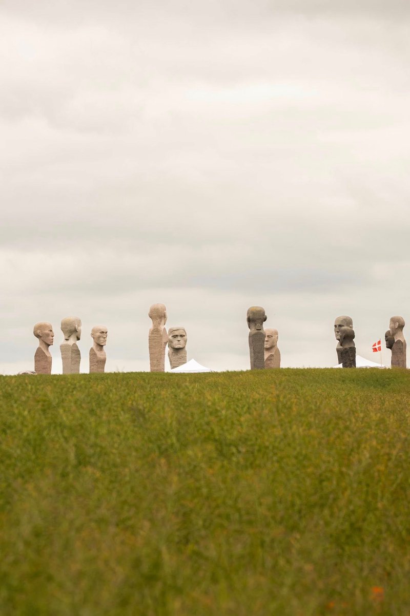 ChristinsQueens's tweet photo. Overlooking Smålands waterfront, the monument Dodekalitten was completed, when Queen Mary revealed the monument's last stone sculpture. The Dodekalite (Greek for Twelve Stone) is an art project in northern Lolland, consisting of 12 granite sculptures.

📸 Kongehuset https://t.co/ZJUXBWFFmX