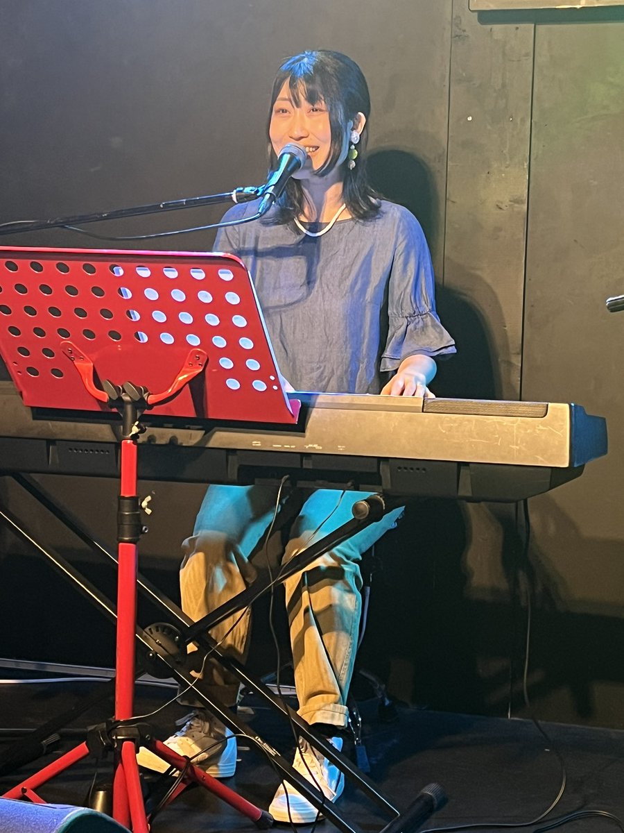 kidakiyu's tweet photo. nagken radio vol.60

ゲストは宮津有沙さん。
今や年に1回見れるか見れないかのレアな人になってしまった。
でもずっと見た目が変わらないし、温かく柔らかい声も変わらない。
会場限定アンコールは語リバカ人3での合作「シャラララ」。すごく良い曲。もっと歌ってほしい。 https://t.co/jet2zEV4t9