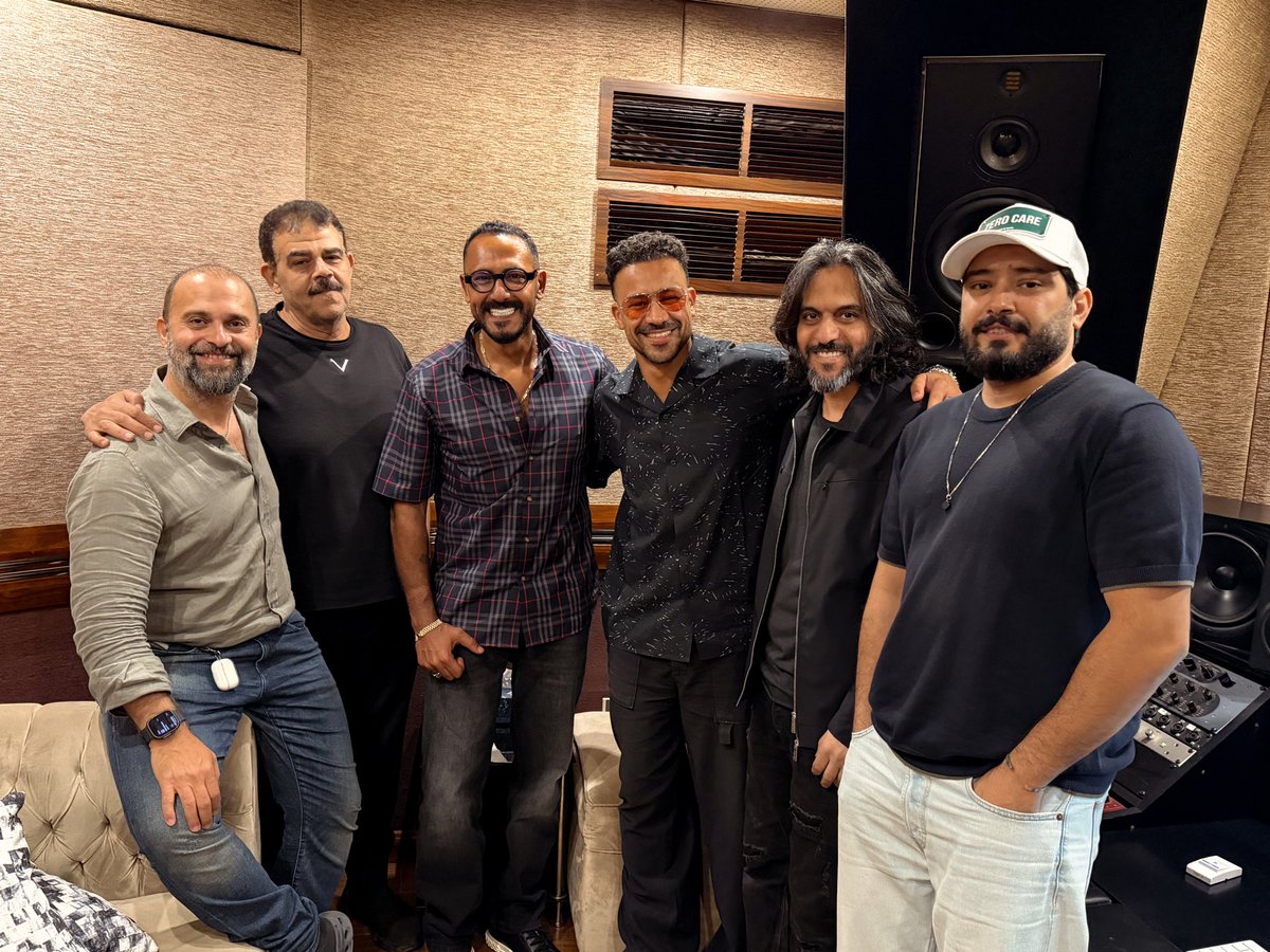 HanyMahrous's tweet photo. من تسجيل اغنية “بكلم نفسي” لاخويا وحبيبي وعشرة عمري النجم بهاء سلطان من فيلم اذما بطولة الفنان اللي بحبه اوي احمد داوود. مع حبيبي الغالي هاني أسامه والملحن الجامد  زعيم و  الادارة حبيبي الغالي ناصر بجاتو
انتظروا الاغنية النهاردة الساعة ٧❤️ https://t.co/a1m4HLAsB8