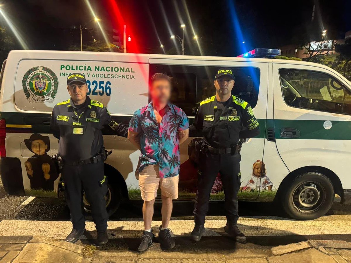 FicoGutierrez's tweet photo. 🚨 Otro extranjero que viene a Medellín a buscar menores de edad y termina capturado. Uno a uno van cayendo. 

Gracias a una denuncia ciudadana y a la rápida reacción de nuestra Policía, se capturó en el 📍Parque Lleras a un ciudadano estadounidense de 45 años por el delito de demanda de explotación sexual con menor de 18 años. 

Durante el procedimiento fueron ubicadas 3 adolescentes de 15 y 16 años, para quienes se activaron de inmediato las rutas de protección y restablecimiento de derechos.

Las cifras son contundentes: entre 2024 y 2026 ya son 34 extranjeros capturados por delitos relacionados con la explotación sexual de menores.

❌Medellín no será refugio para criminales ni escenario para quienes pretendan afectar a nuestros menores.