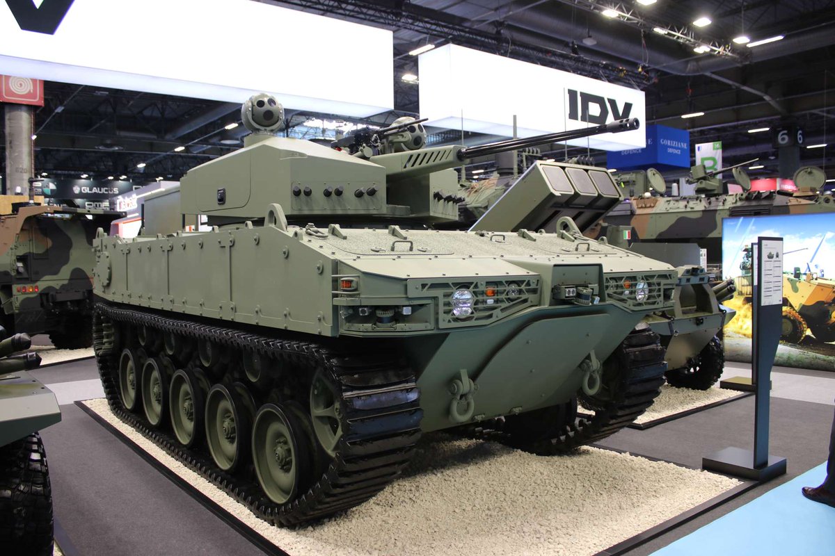 ArmyRecognition's tweet photo. IDV CL2X Hybrid Uncrewed Light Tank Emerges as Robotic Wingman for Main Battle Tanks https://t.co/NH1js11GbN