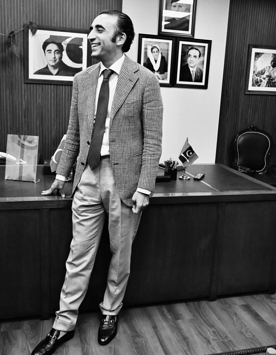 AmirAli5333321's tweet photo. Mehboob Chairman @BBhuttoZardari Sb —
the Heart of Pakistan,
the Future Prime Minister, Umeed-e-Pakistan,
and the true hope of the youth. 🇵🇰❤️
#BilawalBhuttoZardari #FuturePM #UmeedEPakistan #HopeOfYouth
@AseefaBZ
@BakhtawarBZ https://t.co/b6ajDDMuqr