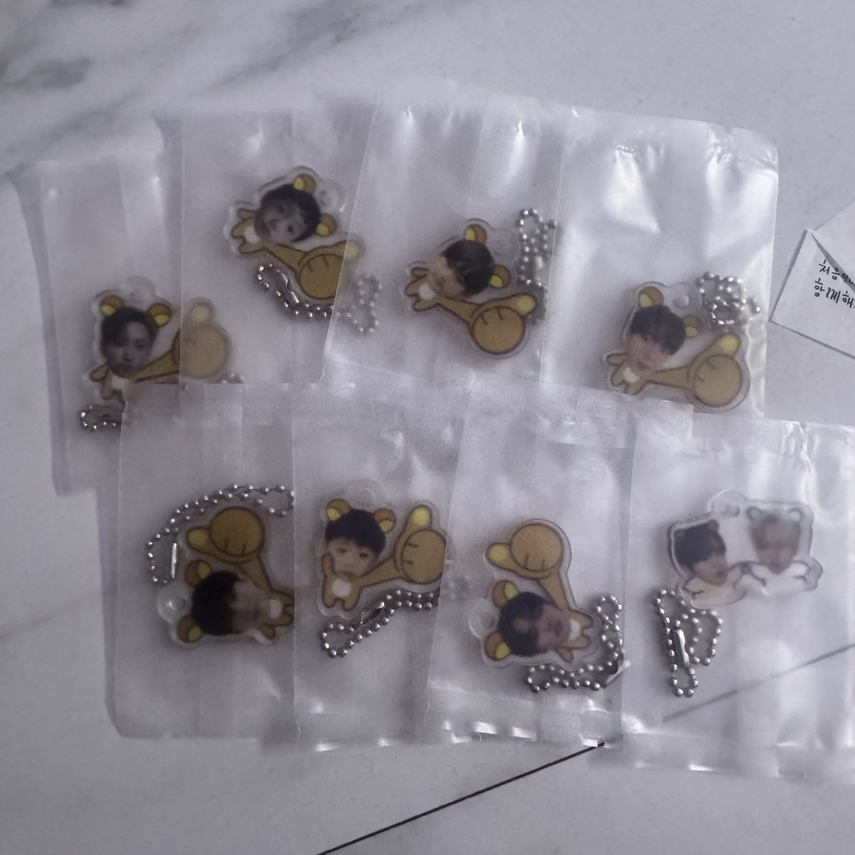 1eeesan9w0n's tweet photo. ☆*:.｡.알디원 키링 + 컨페티 나눔 이벤트 .｡.:*☆
사실 팬콘 당일에 너무 바빠서 나눔을 거의 못했오요..😭
참저삭 없고 팔로우 안하셔두 되고 #RT 만 하시구 멘에 원하는멤 달아주시면
♡원하는 멤 키링+컨페티♡구성으로 보내드릴게요
배송비 부담 가능하신분만 참여부탁드려요!!🥹💞 https://t.co/i4Jnf1dmWU